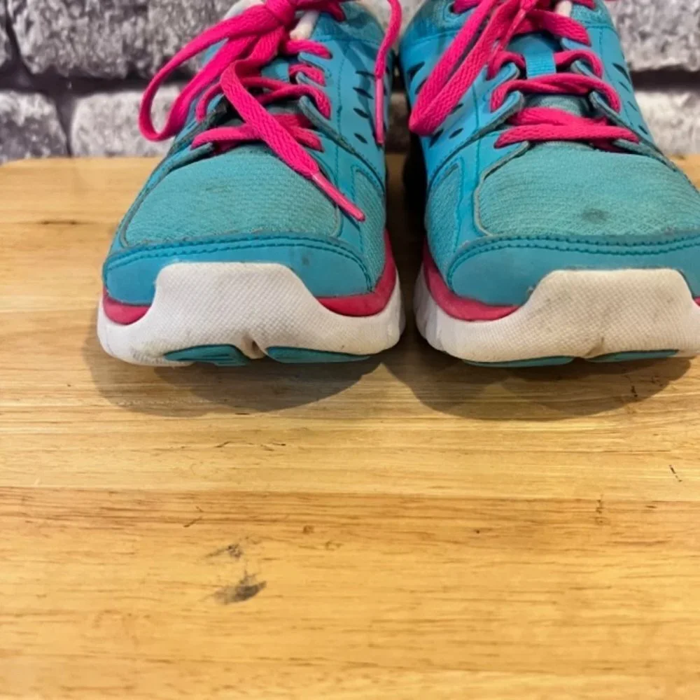 Nike Kids Aqua W/ Pink Lace Up Sneaker Size 5 Youth